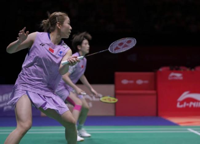 火力全开为队友复仇！2-0速胜世界第16，贾一凡/张殊贤晋级4强