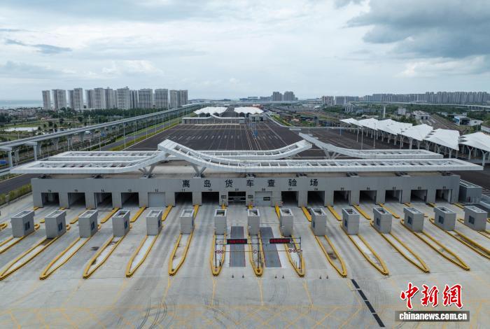 探访海南自贸港“二线口岸”:监管高效精准 口岸快速通关 探访海南自贸港“二线口岸”:监管高效精准 口岸快速通关