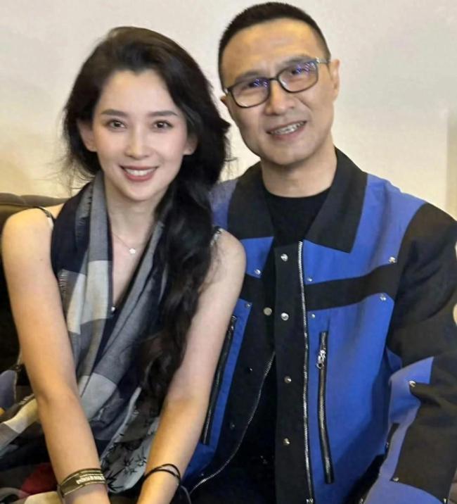 汪峰森林北乌鲁木齐逛街