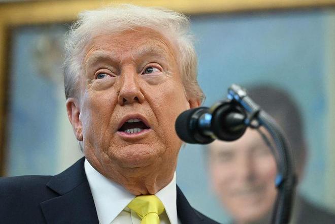 特朗普要推迟半导体100%关税？“不想激怒中国”