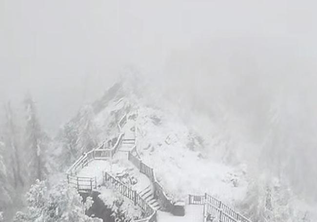 新疆喀纳斯下雪