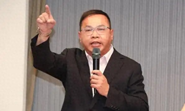 黄国昌点名王义川等“绿营四宝”