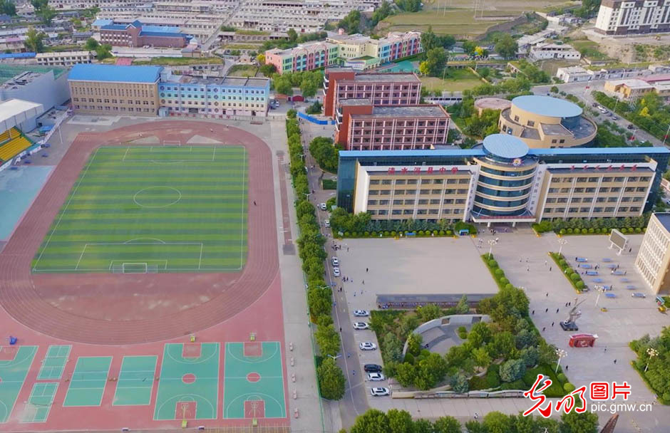 解锁信息 赋能选择:公益照亮县域学子高考志愿路 解锁信息 赋能选择:公益照亮县域学子高考志愿路