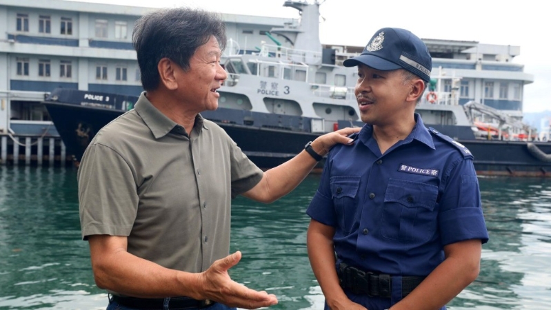 徐伟雄（左）及吴颖伦（右）均认同水警的同舟之情正正反映了警队的团队精神。