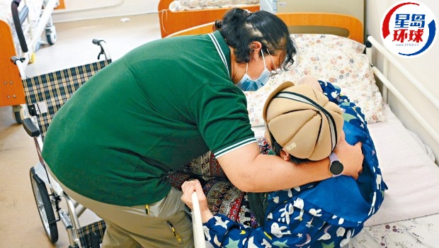 截至3月底已向院舍批8300护理员配额