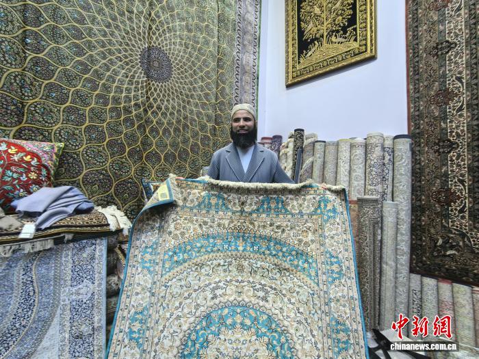 （第八届进博会）进博会上的小展商们：以进博为舞台触及世界