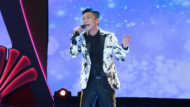 42岁台湾歌手方顺吉儿时以《翘脚髯嘴须》一曲红遍全台。