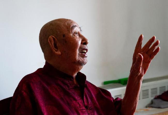 北京102岁老人领40年退休金,为何爱吃肉不运动能长寿?