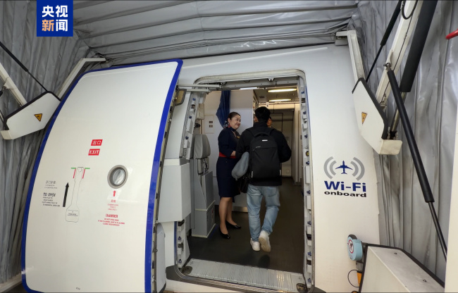 正式复航 国内航司执飞的首趟中印客运航班开飞