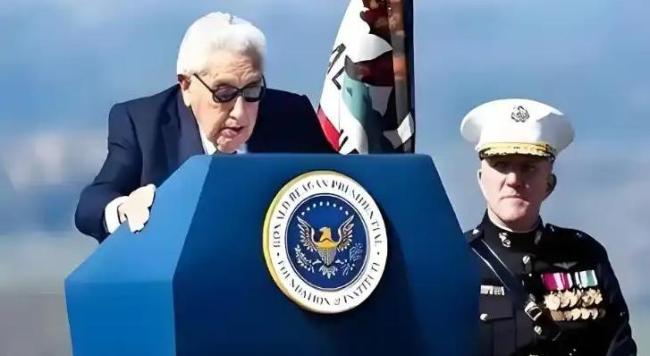 美国战略重心大转向 第一枪瞄准谁