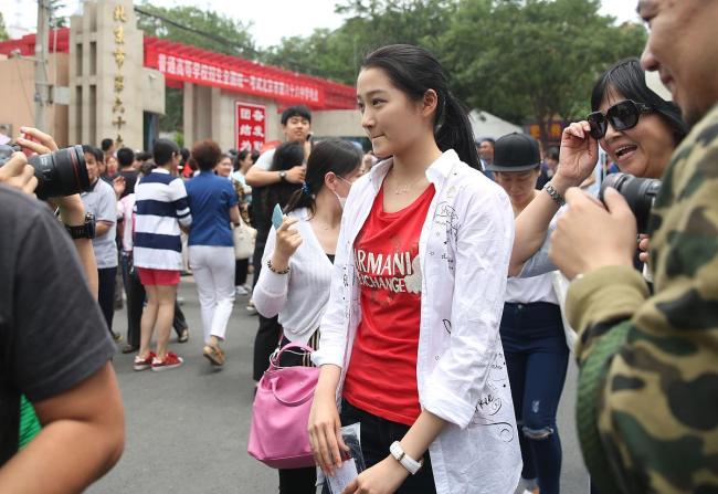 重温关晓彤高考采访太逗了