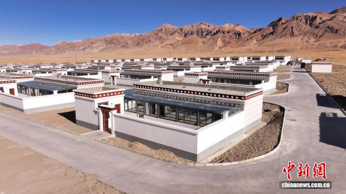 高原新居暖民心：西藏改则县茶措村开启宜居宜业新生活