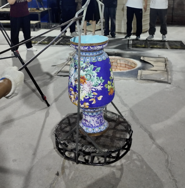 景泰蓝仿古六线瓶：于烈火中涅槃而生