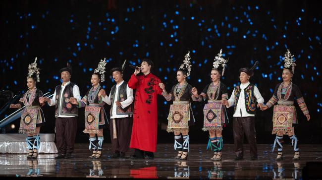 张艺兴演唱会在京举办