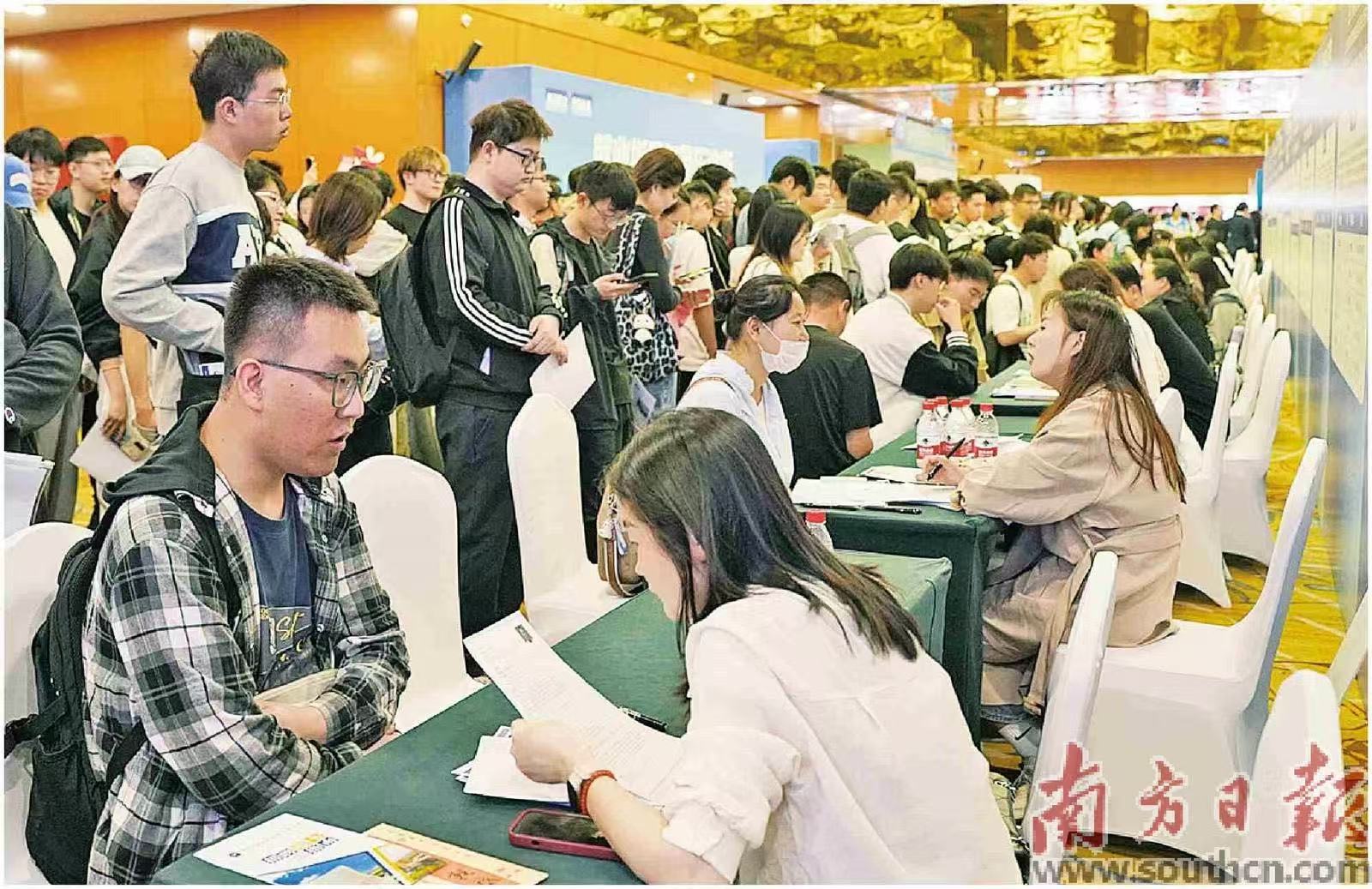 4月23日,“百万英才汇南粤”N城联动春季招聘活动(西安站)举行。南方日报记者 魏钰 摄