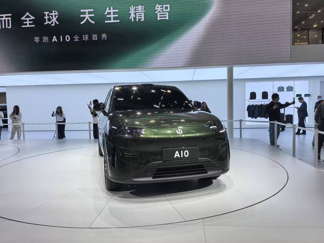 盲订开启2026年上半年上市 零跑A10车展首发