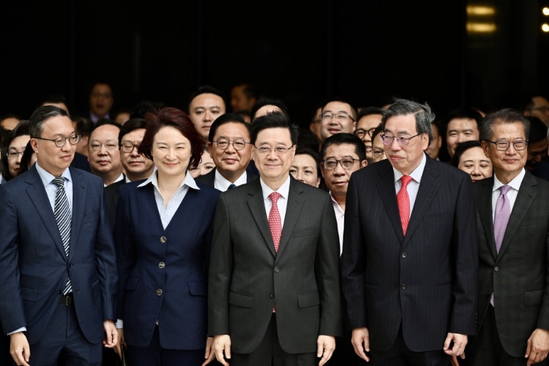 行政长官李家超出席立法会综合大楼扩建主体工程竣工仪式。 行政长官李家超出席立法会综合大楼扩建主体工程竣工仪式。