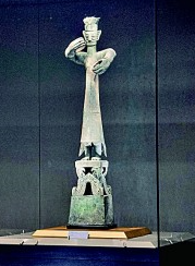 【晒晒咱的镇馆之宝㉝】三星堆青铜大立人：铜像之王