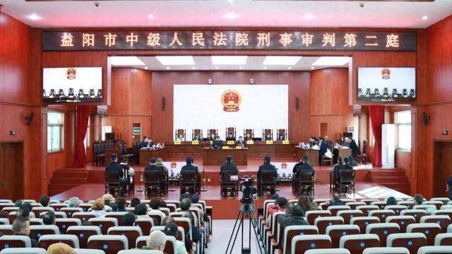 非法集资127亿 李亮等7人被判刑