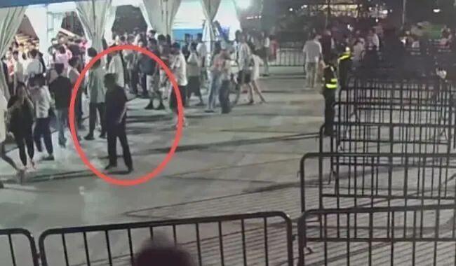 周杰伦演唱会现场 有人被拘留