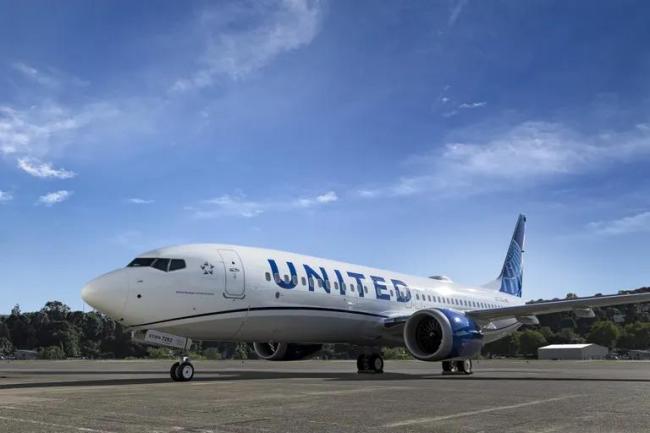 美联航一波音737在空中起火