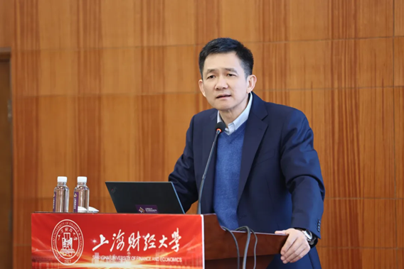 经济学家姚洋全职加入上海财经大学 最新观点：金融行业调整已到位 深化发展经济学研究