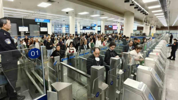 清明节深圳出入境人员突破103万人次