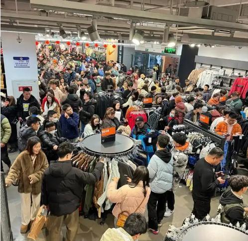 这届年轻人为什么对折扣上头