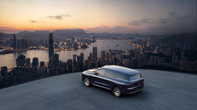 智己:卷配置的越级王者 缺情绪的品牌孤品