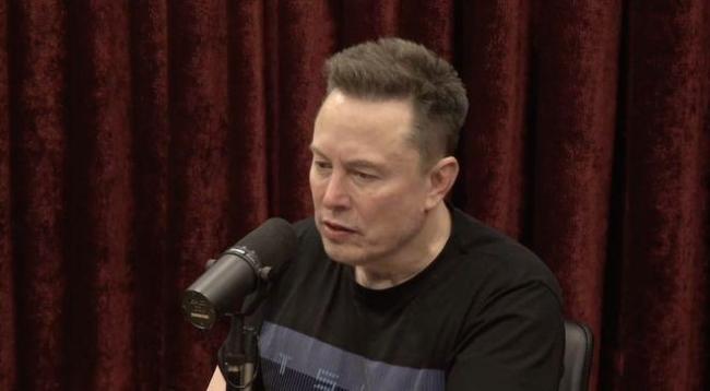 马斯克剧透特斯拉四款AI芯片