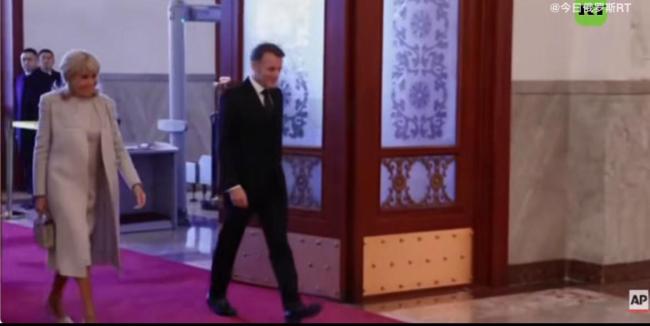 马克龙总统抵达成都