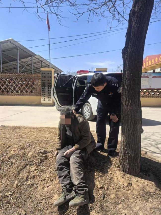 ε 񾯽