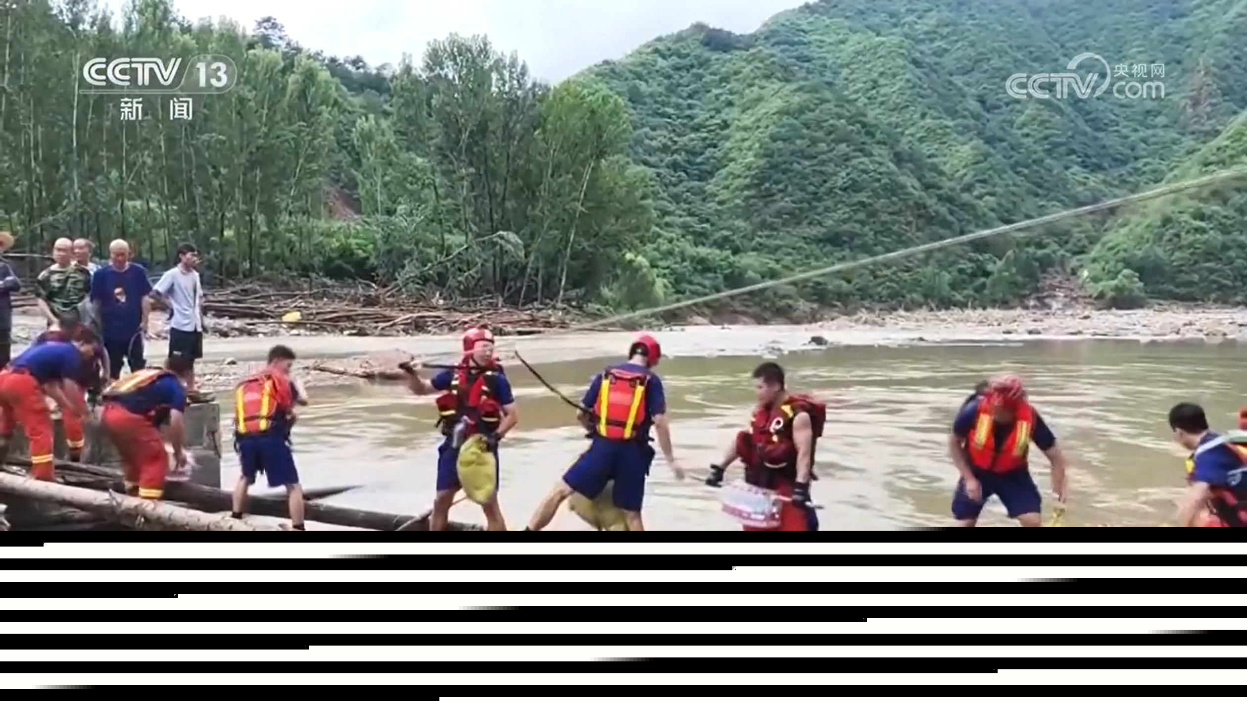 加紧应对强降雨汛情 各地全力以赴抢险救灾
