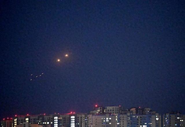 俄防空部队应对乌军频繁袭扰