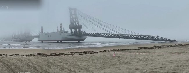 中国“登陆奇观”驳船现身海滩引外媒关注