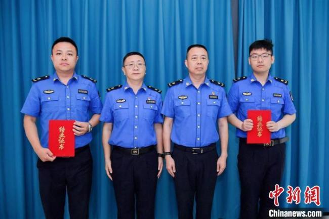 成都首批城管“飞行员”即将上岗