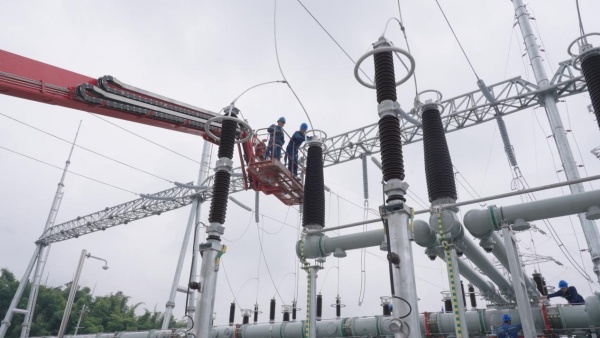 璧山：220千伏天河变电站顺利投运