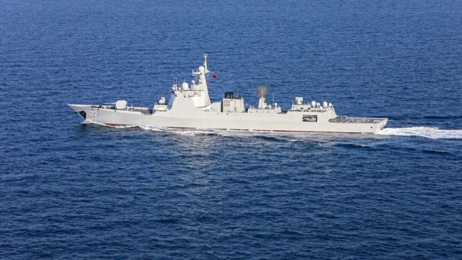 海军第48批护航编队开展反恐反海盗演练