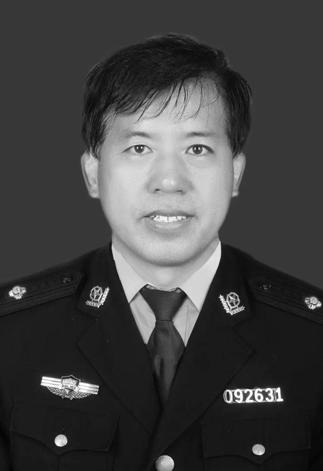山西2名民警办案途中遇车祸牺牲 英雄已逝警魂永存