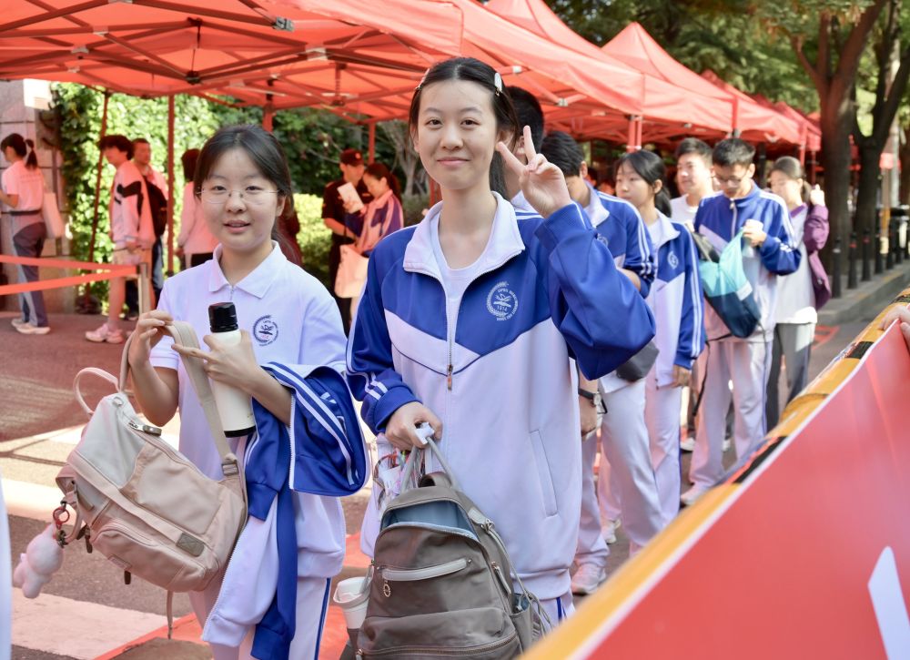 全力以赴护航高考!各地精心做好2025年高考服务保障 全力以赴护航高考!各地精心做好2025年高考服务保障