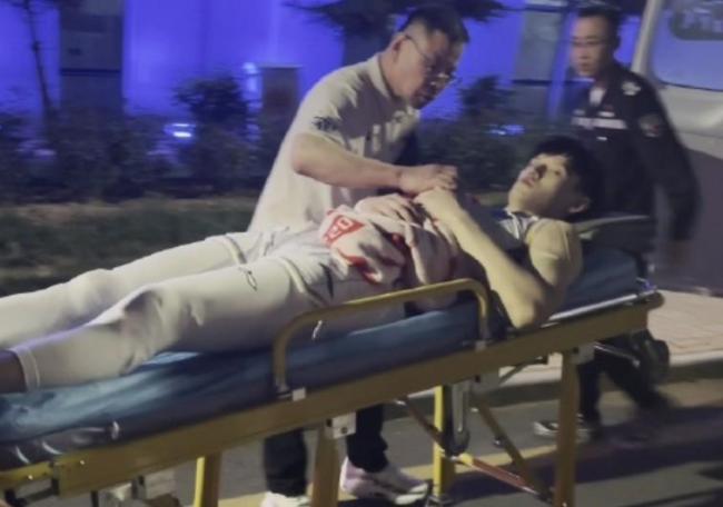 曾凡博初步诊断腰椎横突骨折