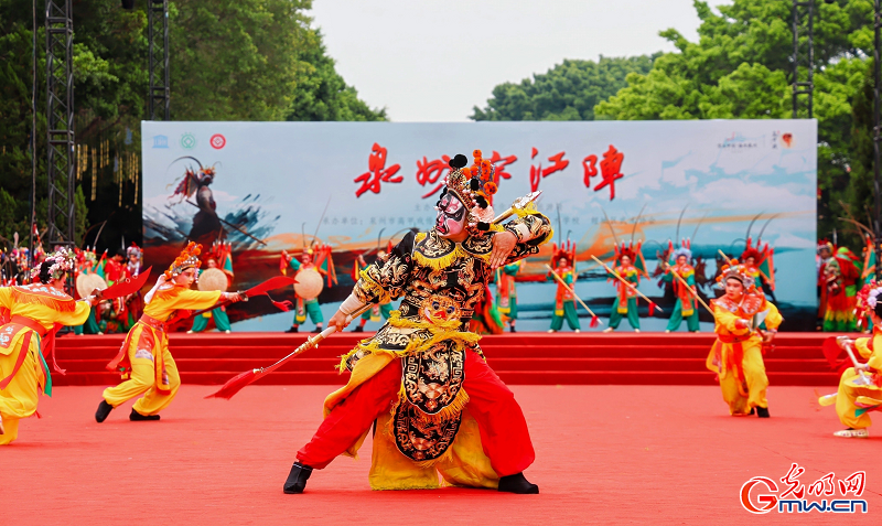 【组图】时隔40载,泉州再现民俗“宋江阵” 【组图】时隔40载,泉州再现民俗“宋江阵”