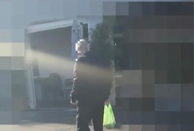 装失明半世纪骗补助