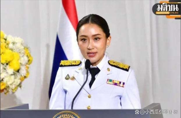 佩通坦携家人首次探监他信