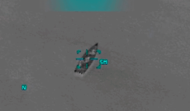 美军击沉委内瑞拉附近海域“贩毒船” 船上6人死亡