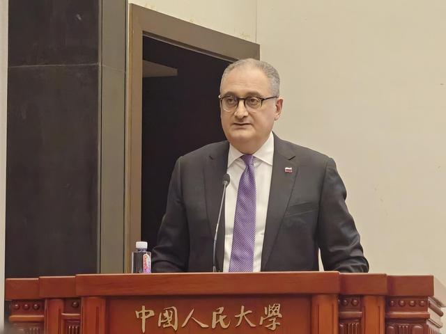 俄中几乎完全使用卢布和人民币结算