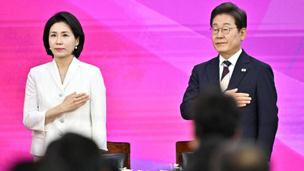韩国新第一夫人金惠京,曾极力反对丈夫参政。路透社 韩国新第一夫人金惠京,曾极力反对丈夫参政。路透社