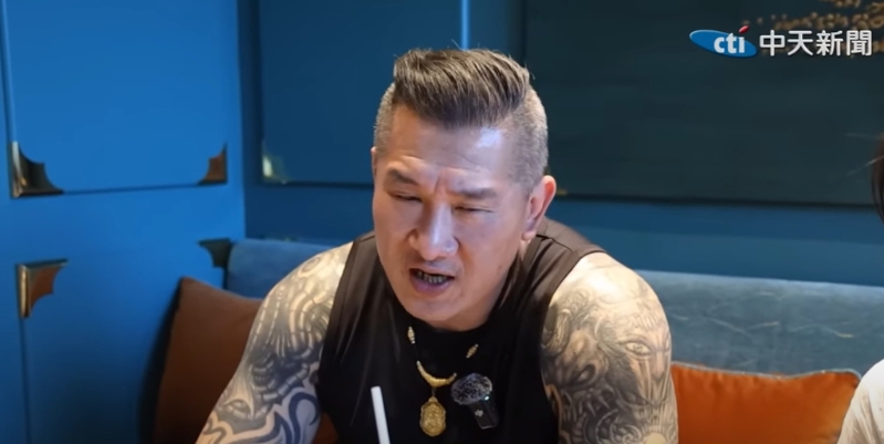 “馆长”陈之汉14日表示，我们政府叫他不要回来了，他是台湾人，台湾是你家也是他家，有什么权力叫他不要回来？.jpg