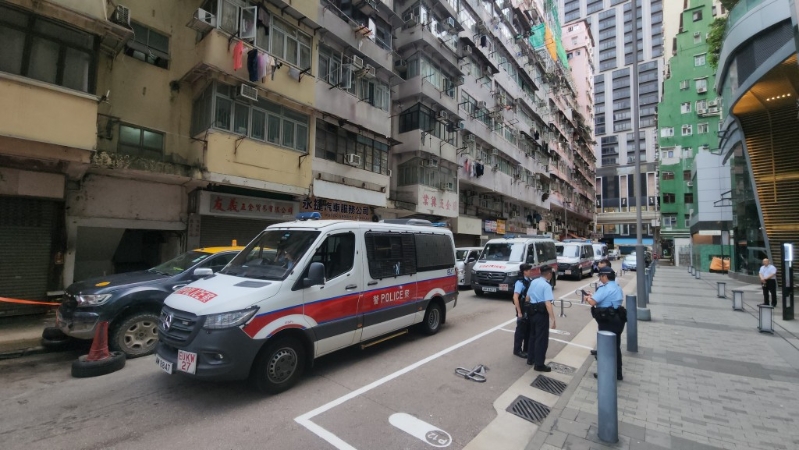 警员