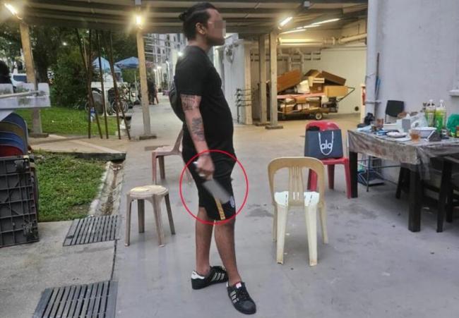 新加坡一男子砍伤邻居被捕